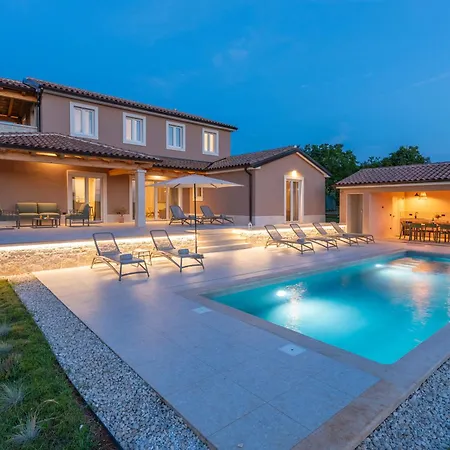 Sentiero Villa *