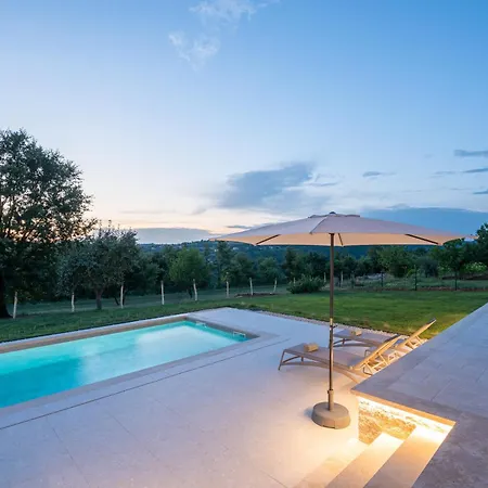 Sentiero Villa *