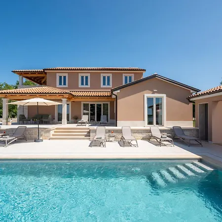 Sentiero Villa *