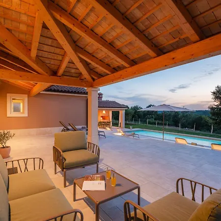 Sentiero Villa Pazin